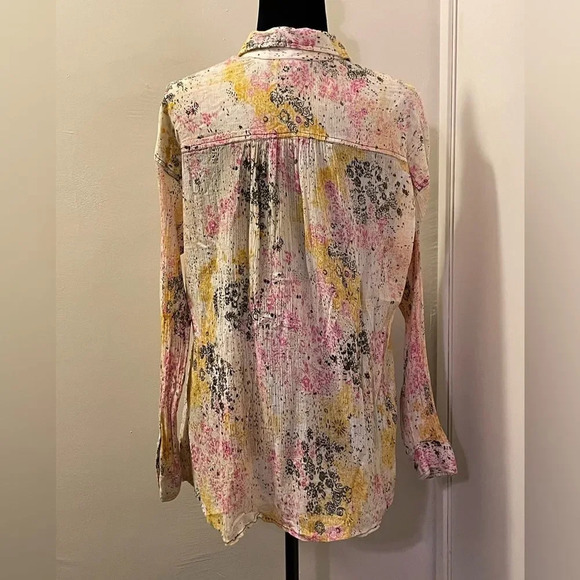 PILCRO by ANTHROPOLOGIE Smocked Buttondown in Pink Combo - Picture 6 of 10